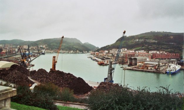 La autoridad portuaria de Pasaia abandona obligaciones fundamentales que conllevan nefastas consecuencias para la dársena