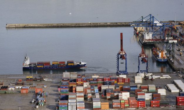 Los sindicatos solicitan la mediación del Ministerio de Trabajo en el conflicto de la estiba del Puerto de Bilbao