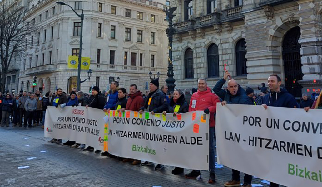 Seguimiento del 100% en la huelga de las 4 concesionarias de Bizkaibus en conflicto por el convenio